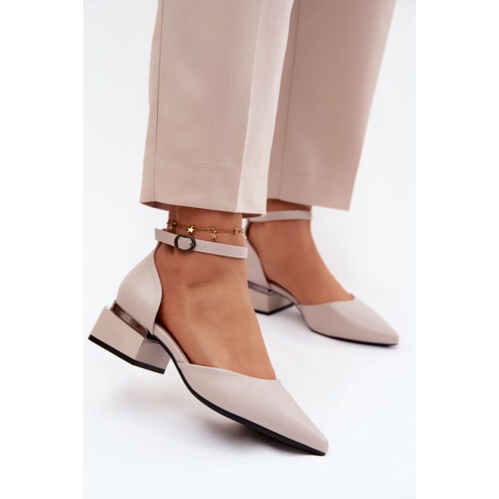Šviesiai smėlio spalvos basutės su kulnu Step in style