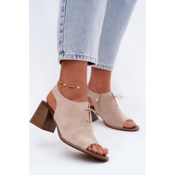 Aukštakulnės basutės su raišteliais Step in style