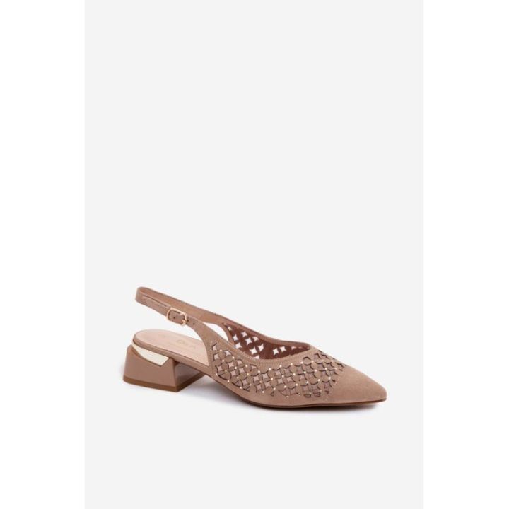 Aukštakulnės basutės su ažūriniu viršumi Step in style
