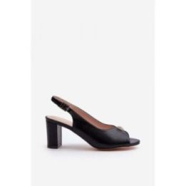 Juodos basutės su kulnu ir dekoratyvine sagtimi Step in style