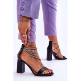 Basutės su kulnu su kristalų juostelėmis Step in style