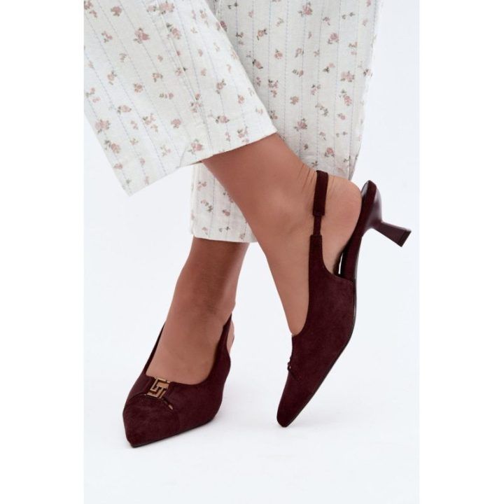 Bordinės aukštakulnės basutės su smailėjančia nosimi Step in style