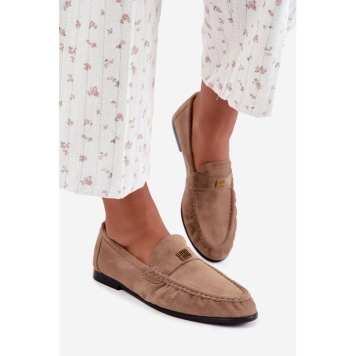 Moteriški mokasinai su aukso spalvos detale Step in style