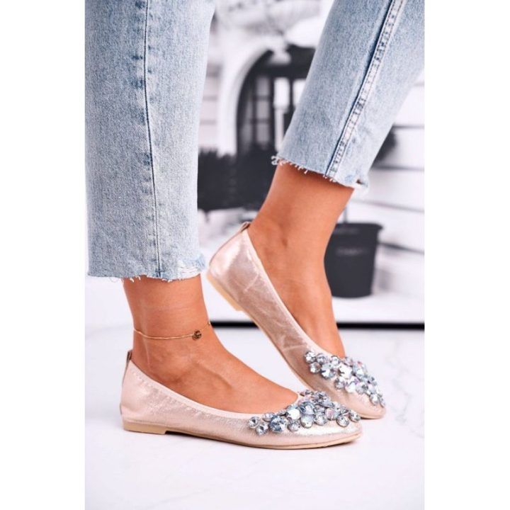 Balerinos su dekoratyviniais akmenukais Step in style