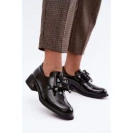 Juodi aukštakulniai bateliai su kaspino detale Step in style