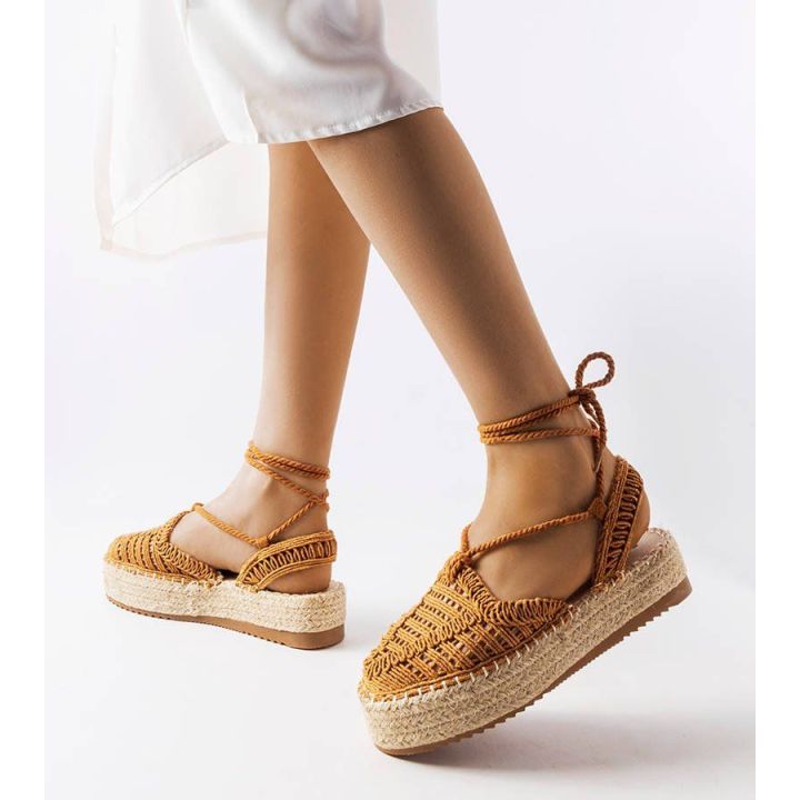 nėriniuotos espadrilės Partenia