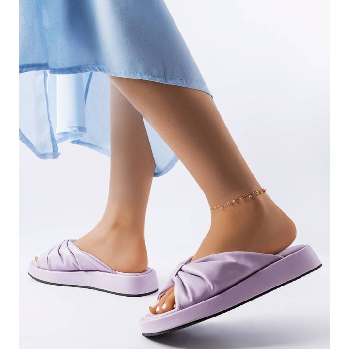 violetinės šlepetės