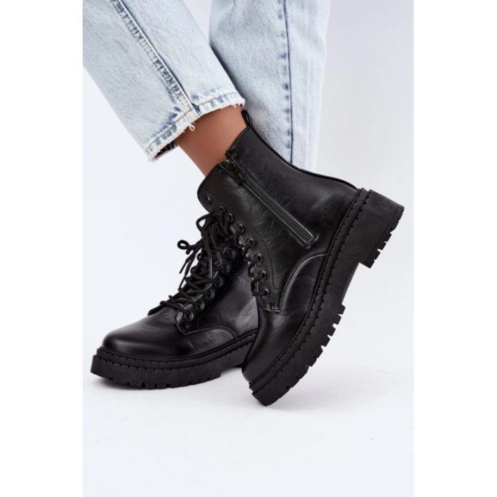 Juodi aulinukai su raišteliais ir platforma Step in style