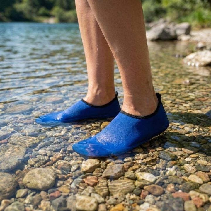 Vaikiški vandens batai neoprininiai Junior, mėlyni ir juodi, 28 dydis