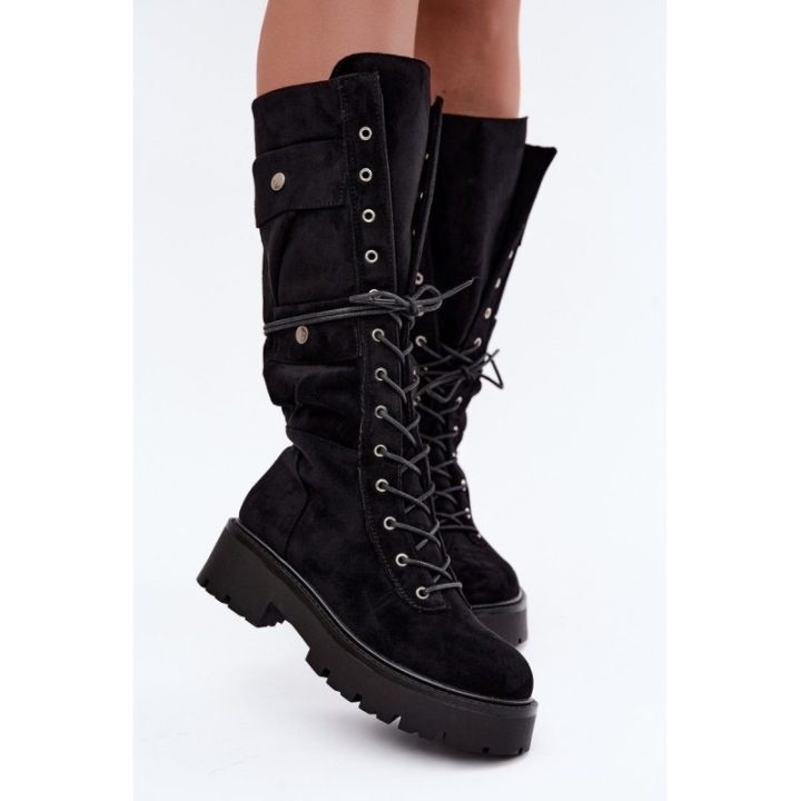 Moteriški pašiltinti ilgaauliai batai iš zomšos imitacijos su raišteliais ir platforma Cressida, juodi
