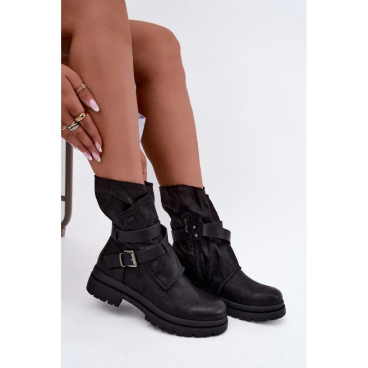 Moteriški įspiriami aulinukai iš odos imitacijos su dirželiais ir sagtimi Dianelle, juodi
