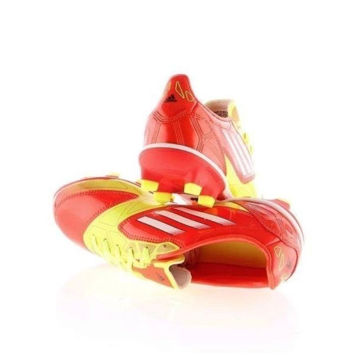Futbolo bateliai natūraliai ir dirbtinei vejai adidas F10 TRX HG
