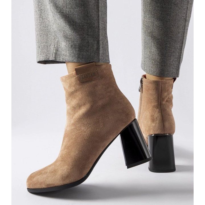 Smėlio spalvos elegantiški Serbadone stiletto batai