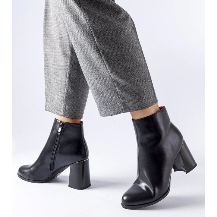 Juodi šilti batai su dekoratyviniu kulnu Clivi