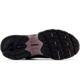 Moteriški sportbačiai su tinkleliu New Balance 530, juodi