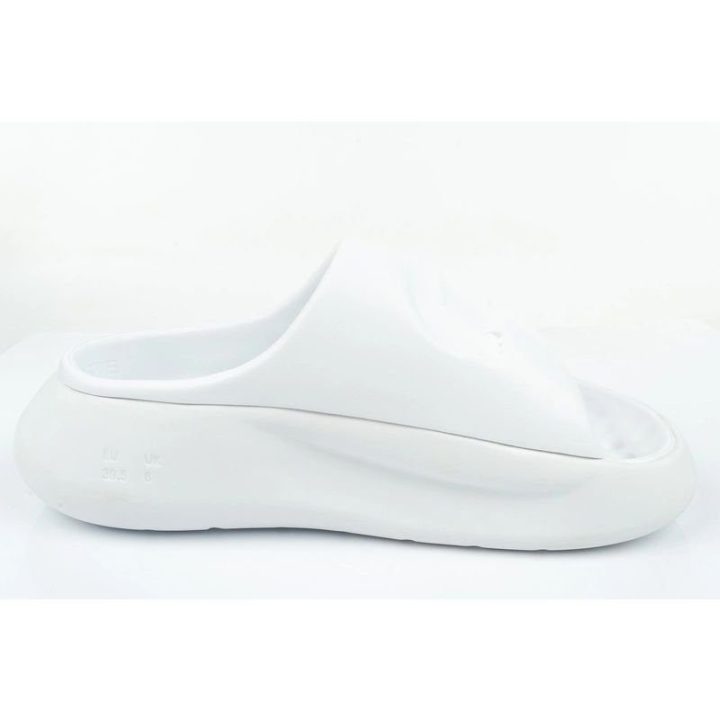 Moteriškos šlepetės Lacoste Serve Slide, baltos