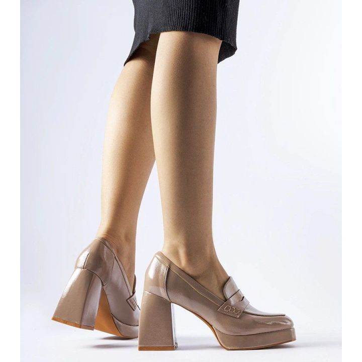 Smėlio spalvos lakuoti West stiletto bateliai