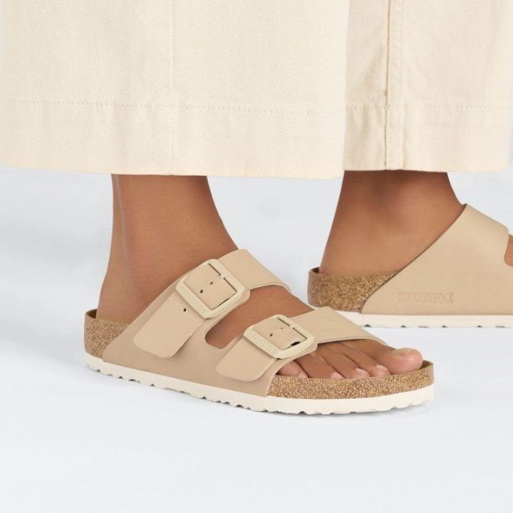 Moteriškos šlepetės su sagtimis Birkenstock Arizona, smėlio