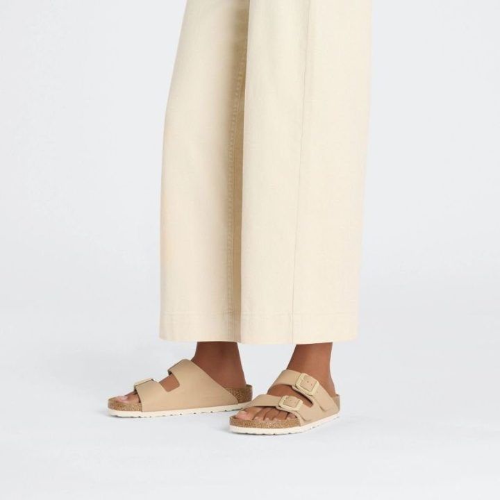 Moteriškos šlepetės su sagtimis Birkenstock Arizona, smėlio