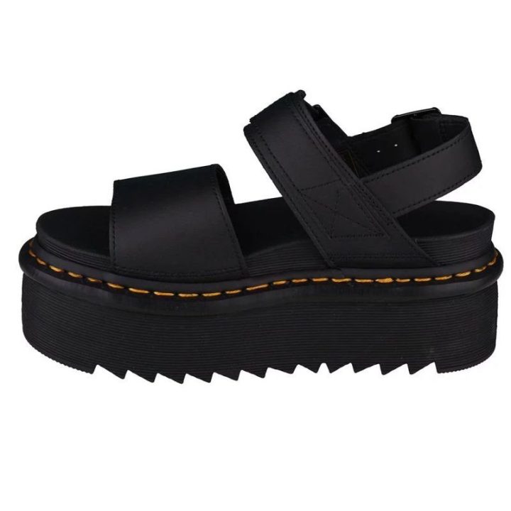 Moteriškos basutės su platforma Dr. Martens Voss Quad, juodos