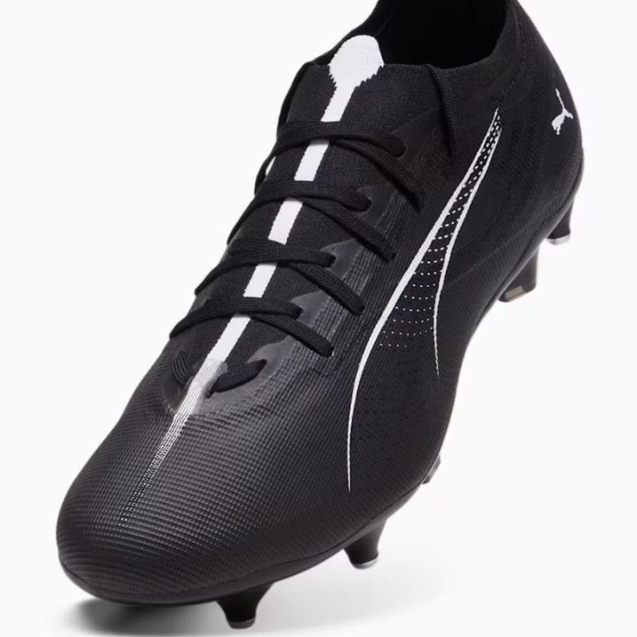 Vyriški futbolo bateliai Puma Ultra 5 Match, juodi