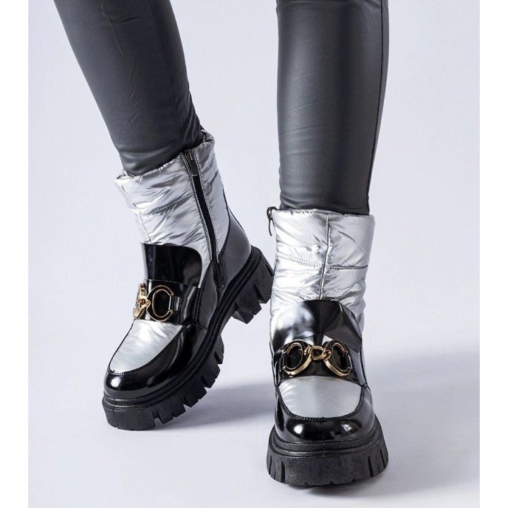 Juodi ir sidabriniai lakuoti sniego batai Žiema