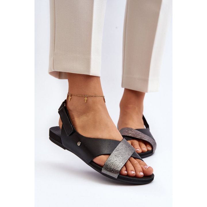 Odiniai sandalai su velcro juoda