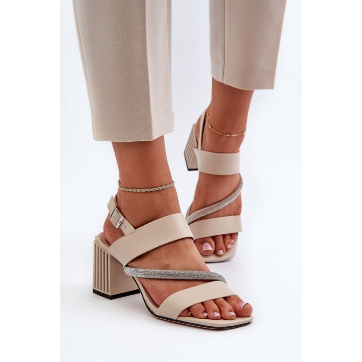 Elegantiški moteriški sandalai su smėlio spalvos smailianosiu kulnu D&A MR38-549