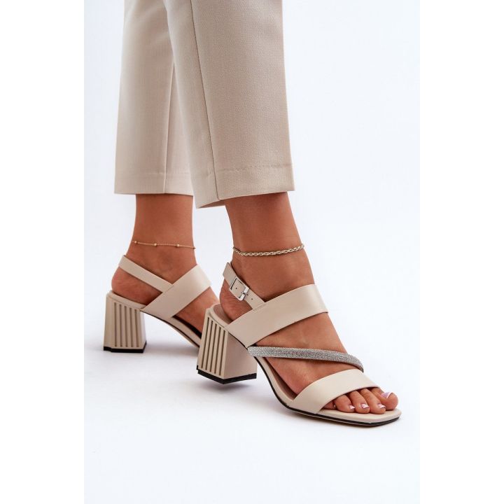 Elegantiški moteriški sandalai su smėlio spalvos smailianosiu kulnu D&A MR38-549
