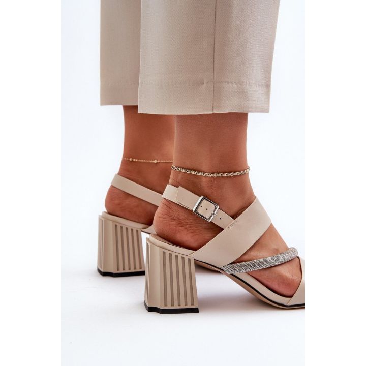 Elegantiški moteriški sandalai su smėlio spalvos smailianosiu kulnu D&A MR38-549