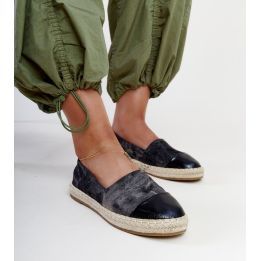 juodos blizgios espadrilės GEMRE