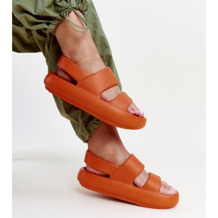 Oranžiniai Attiana sandalai