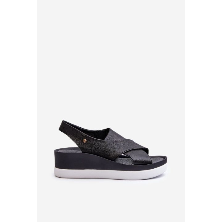 basutės suvarstomi sandalai Black