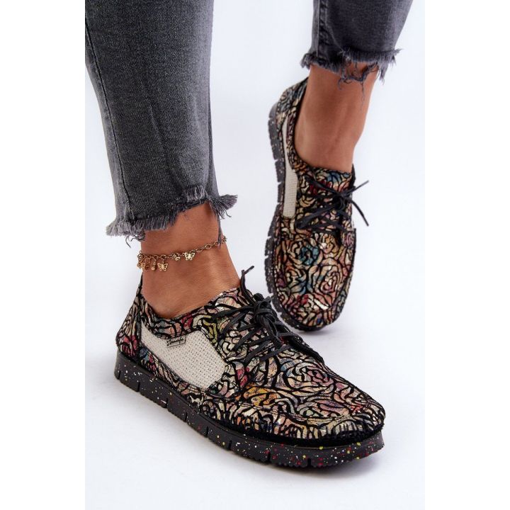 Raštuotos moteriškos loafer tipo basutės Maciejka 06347-01, juodos spalvos