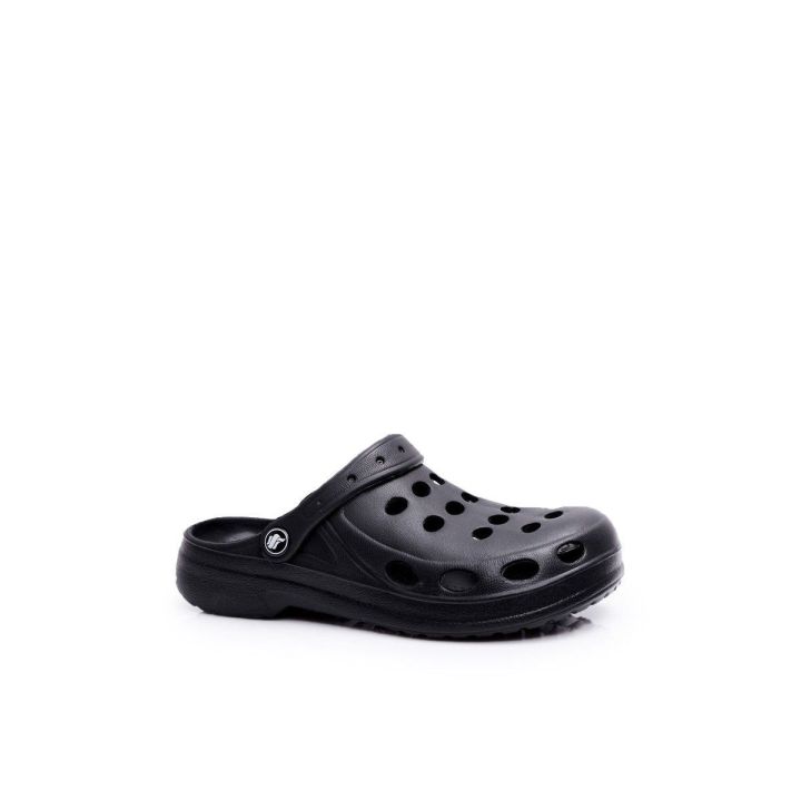 Šlepetės juodos ventiliuojamos su dirželiu Ideal Shoes