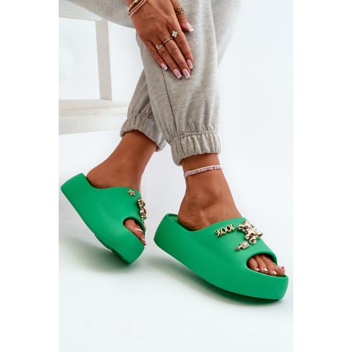Šlepetės žalios spalvos