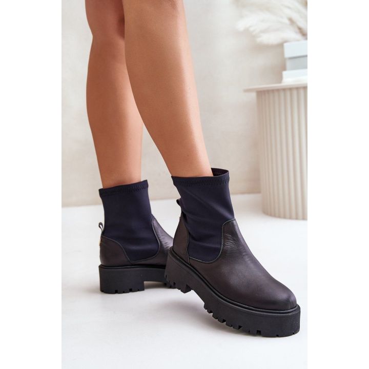 stilingi juodi moteriški batai be užtrauktuko iš natūralios odos