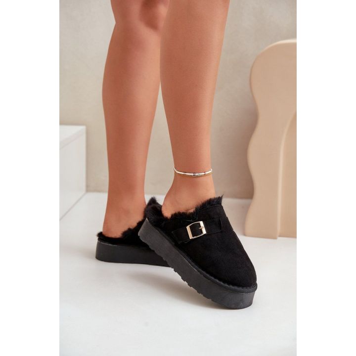 šlepetės ant storo pado su kailiu ir sagtimi juodos Linneola