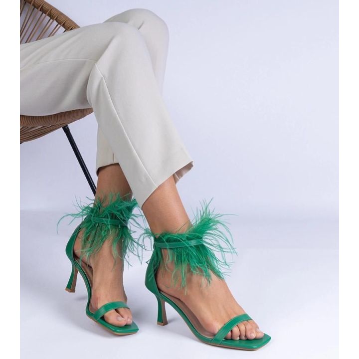 Moteriškos žalios aukštakulnės basutės su plunksnomis Arisat