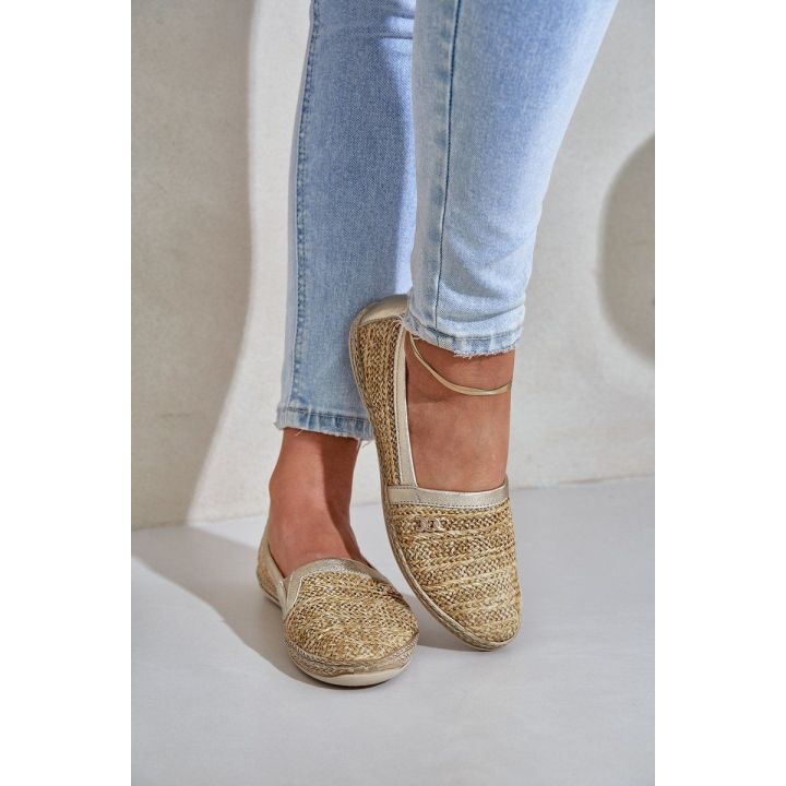 Elegantiškos odinės espadrilės su pynimu smėlio-aukso spalvos