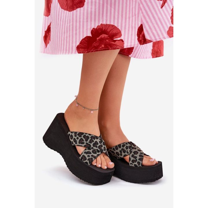 Moteriškos platforminės basutės Panther Black“ – elegantiškas pasirinkimas