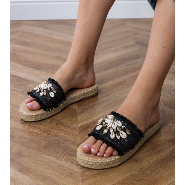 Juodos pintos espadrilės šlepetės su kriauklėmis moterims