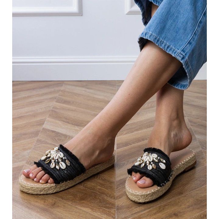 Juodos pintos espadrilės šlepetės su kriauklėmis moterims