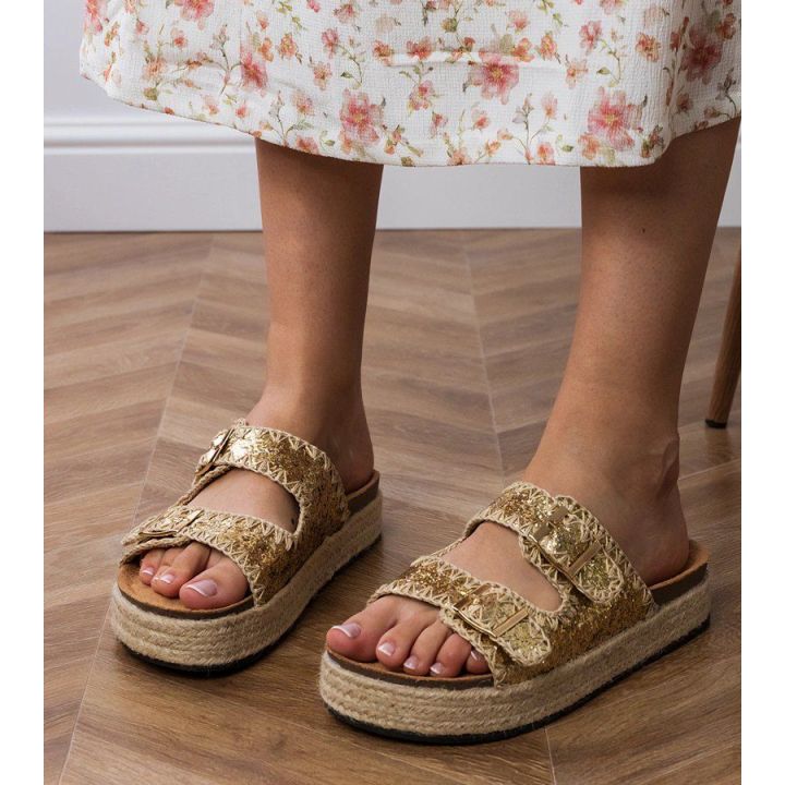 Auksinės espadrilės šlepetės moterims su sagtelėmis