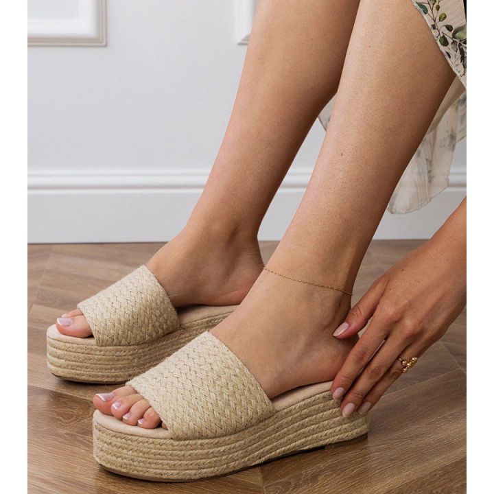 Moteriškos smėlio spalvos espadrilės šlepetės su platforma