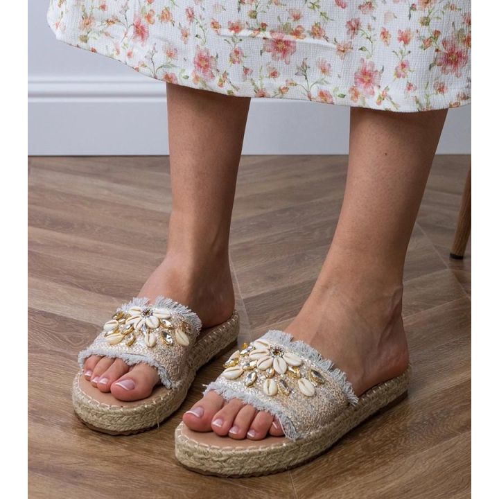Šlepetės moterims sidabrinės pintos su kriauklelėmis espadrilės