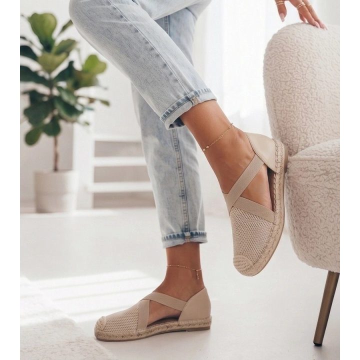 Smėlio spalvos espadrilės ant platformos