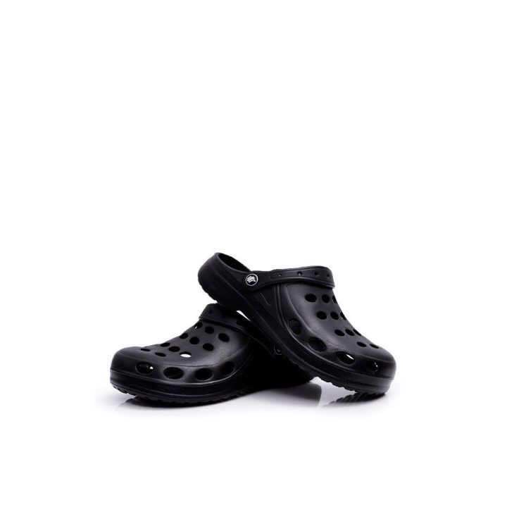 Šlepetės juodos ventiliuojamos su dirželiu Ideal Shoes BOTO