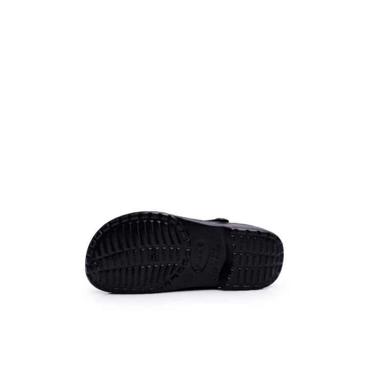Šlepetės juodos ventiliuojamos su dirželiu Ideal Shoes BOTO