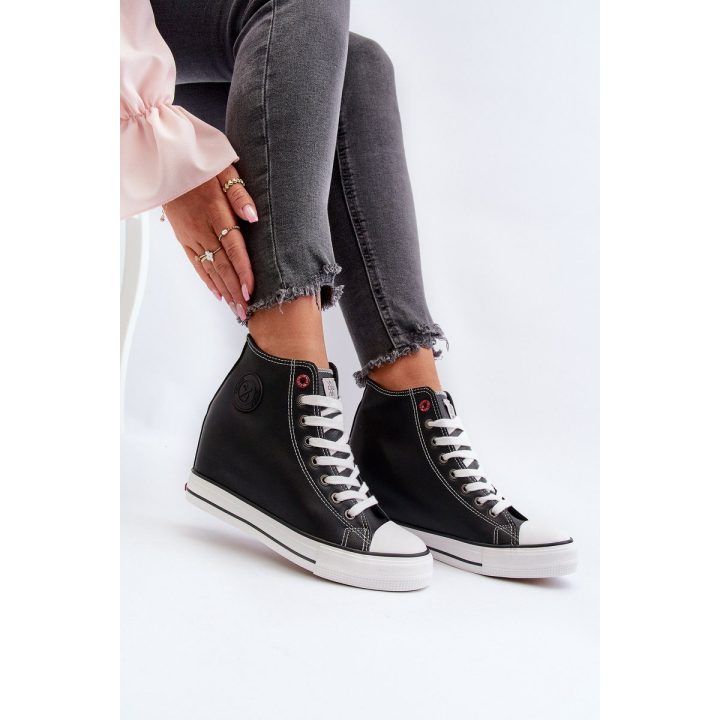 Moteriški kedai su paslėptu kulnu juodi Cross Jeans CROSS JEANS